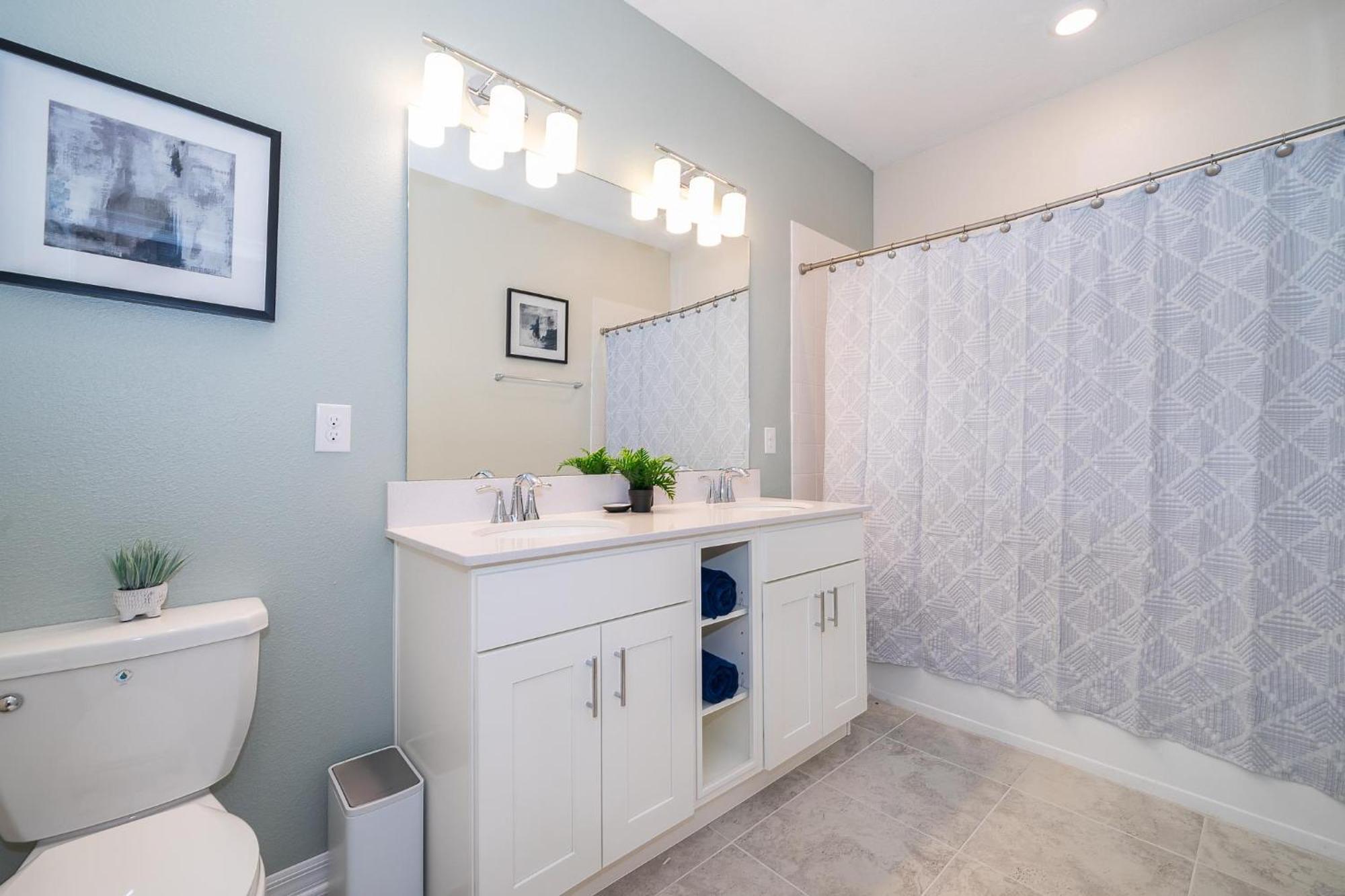 3131-403ar Storey Lake, 2/2 View *