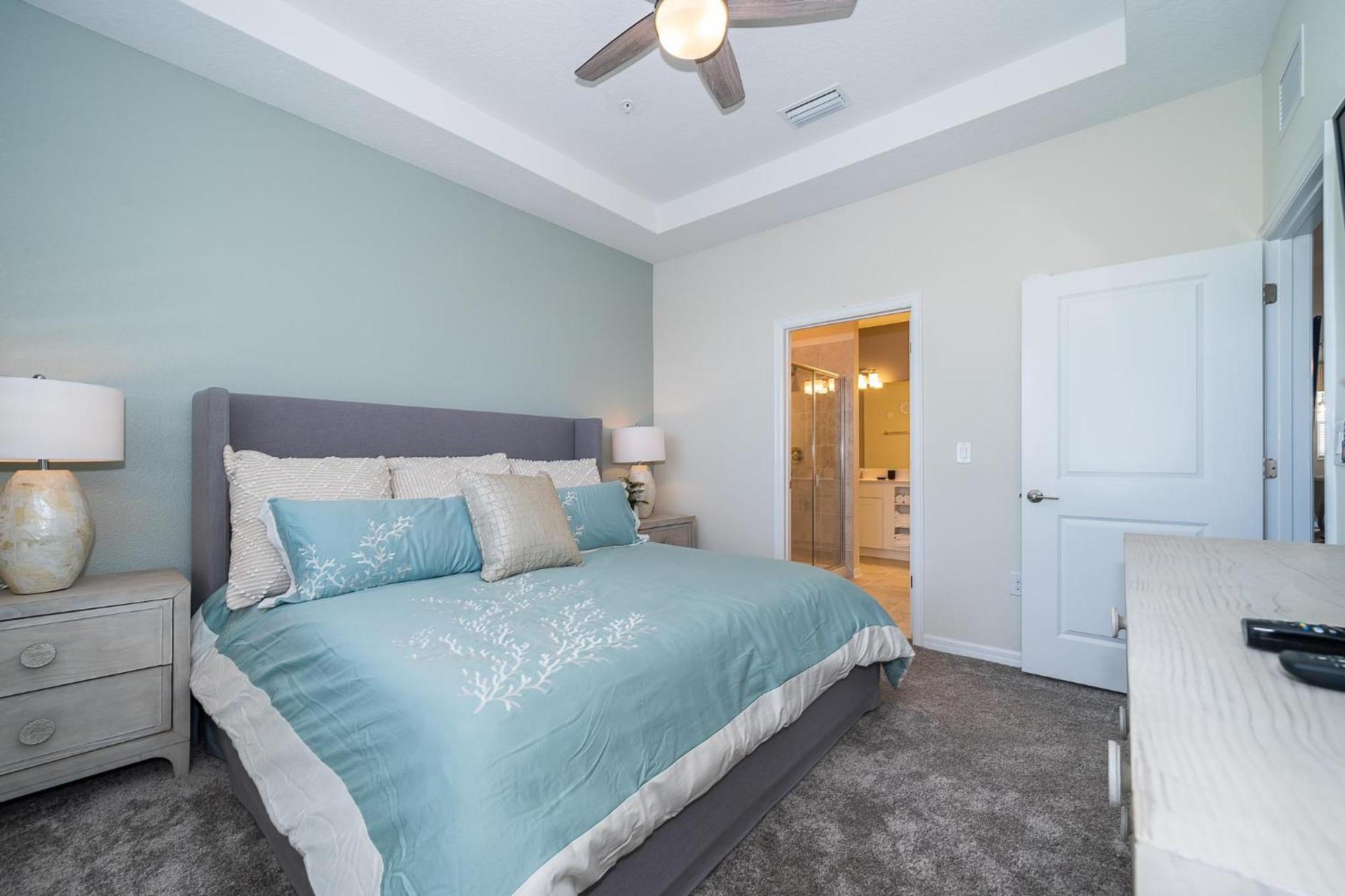 3131-403ar Storey Lake, 2/2 View Apartment *